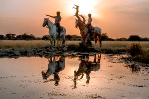 Horse safaris in the species-rich Kambaku Reserve
