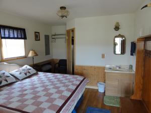 Room in cabin